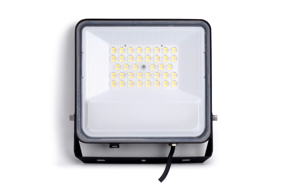 Integral ILFLF004 Precision Plus 2 Floodlight PC Lens 100W 16000Lm 4000K 90 Beam 160Lm/W IP65 IK08 Black - westbasedirect.com