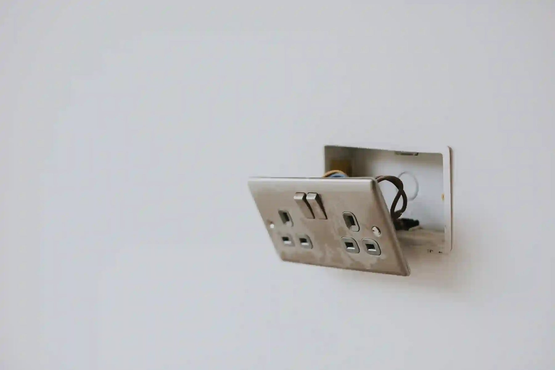 A Complete Guide to Kitchen Socket Regulations and Safe Placement
