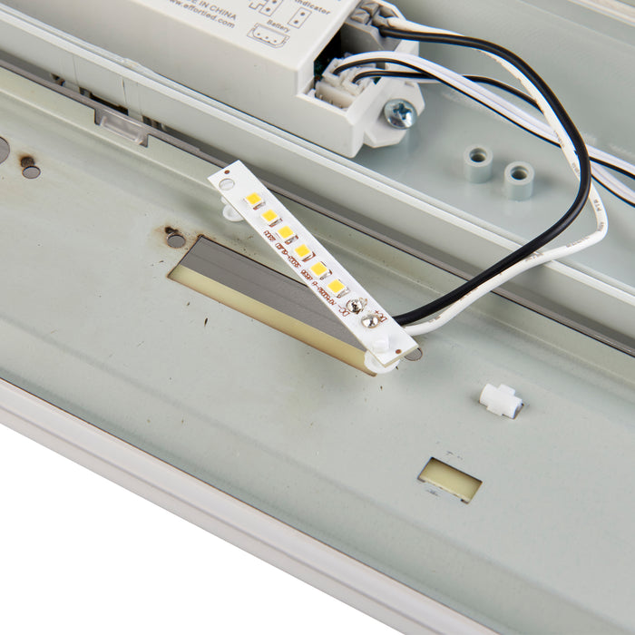 Saxby 103262 LED Anti-Corrosive batten 4000K 4FT High Lumen EM EM IP65 30W Frosted pc 30W LED module (SMD 2835) Cool White - westbasedirect.com