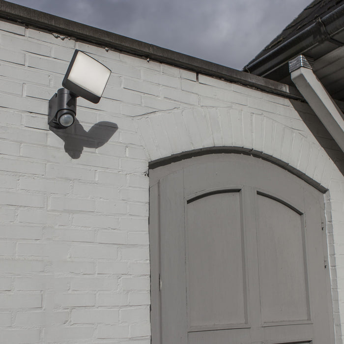 Lutec 7625601345 SUNSHINE 15.4W IP54 LED Floodlight with PIR 5000K - Dark Grey