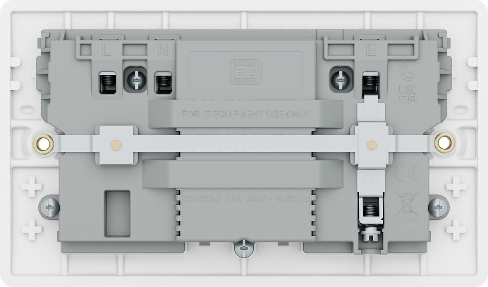 BG 822UCC22 White Round Edge 13A Double Switched Power Socket + 2xUSB-C (22W)