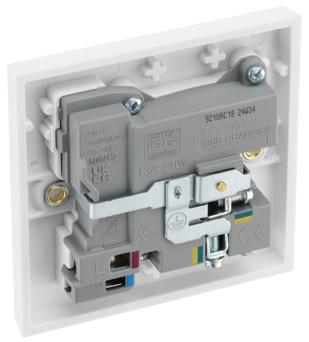 BG 921UAC18 White Square Edge 13A Single Switched Power Socket + USB A+C (18W)