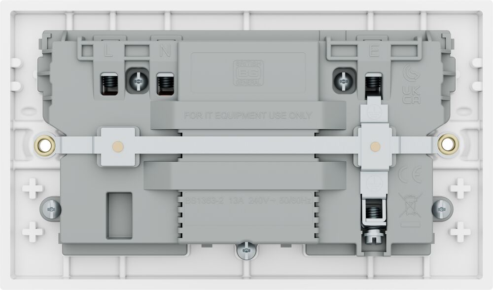 BG 922UCC65 White Square Edge 13A Double Switched Power Socket + 2xUSB-C (65W)