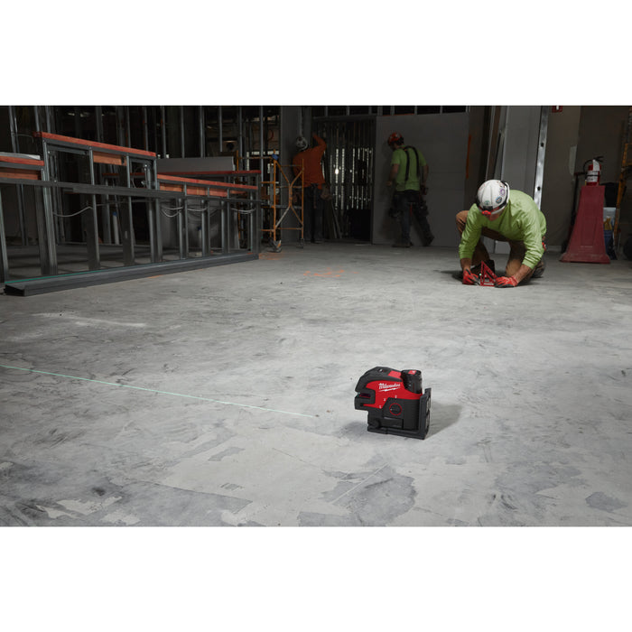 Milwaukee M12CLL4P-301C 12V Cross Line Laser with 4 Points, 1x 3.0Ah Battery, Charger & Case