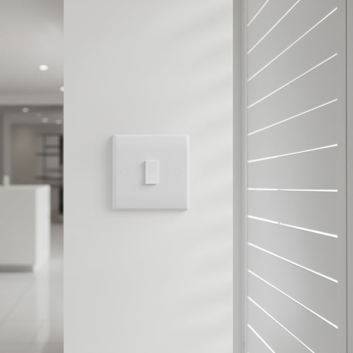 BG GridLite M142C 20A SP 2-Way Retractive (Centre Off) Switch Module - White