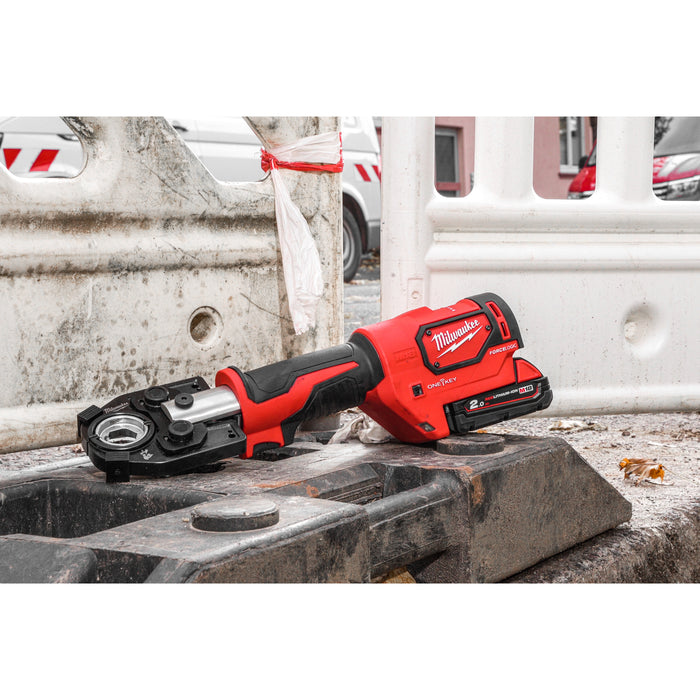 Milwaukee M18HCCT-201C 18V FORCE LOGIC Hydraulic Cable Crimper, 1x 2.0Ah Battery, Charger & Case