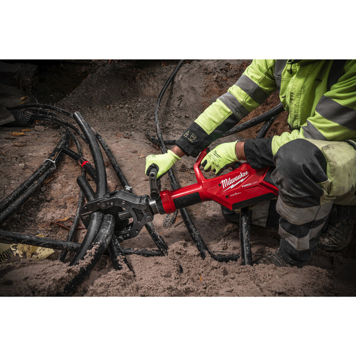 Milwaukee M18HSFC125R-802C 18V FORCE LOGIC Hydraulic Safety Cutter, 2x 8.0Ah Batteries, Charger & Case