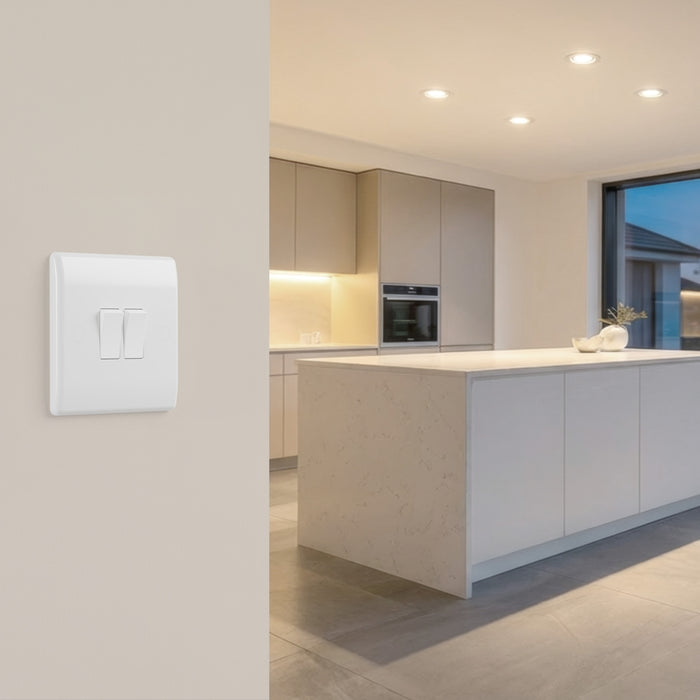 BG GridLite M82 White Moulded 2G Grid Front Plate