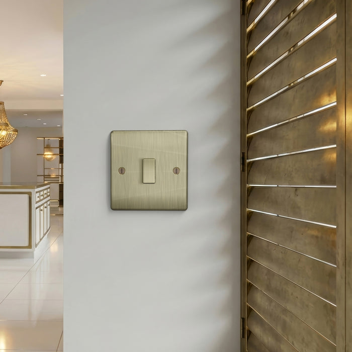 BG GridLite MAB142C 20A SP 2-Way Retractive (Centre Off) Switch Module - Antique Brass
