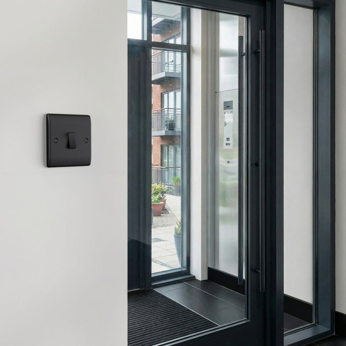 BG GridLite MFB142 20A 2-Way Retractive Switch Module - Matt Black