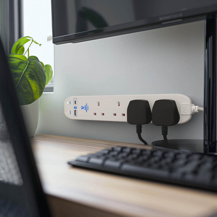 Masterplug SRGUAC1044N 4 Socket 4m 13A Surge Extension Lead + USB A+C White