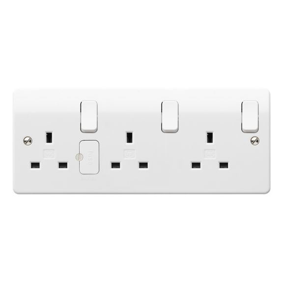 MK Logic Plus K2737WHI 13A 3 Gang DP Socket with Fuse & Dual Earth ...