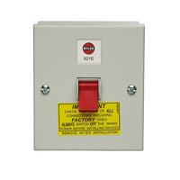 Wylex 921E Enclosed 32A TP switch with Switched Neutral